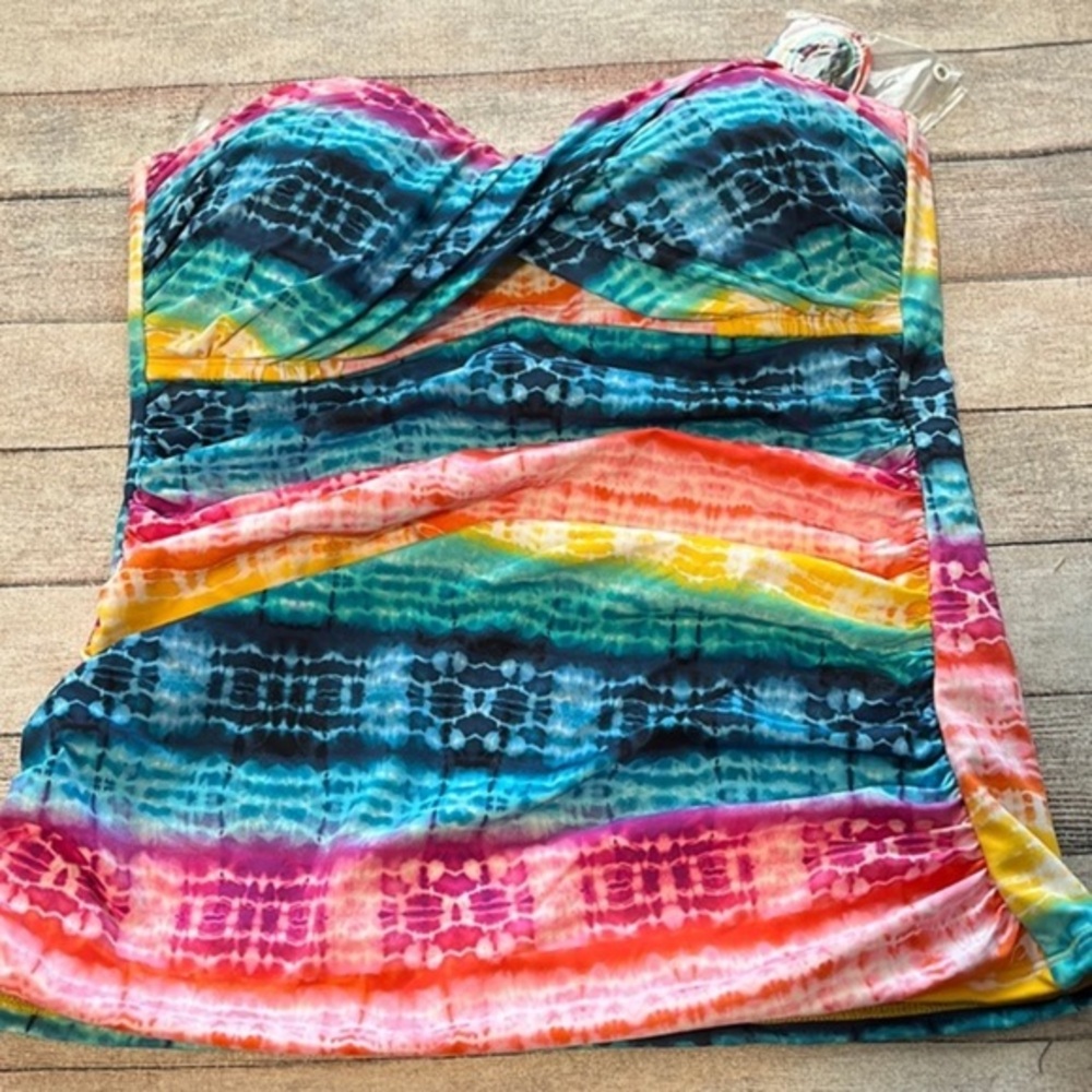 Bleu Rod Beattie Women’s Haulter Swim Top Size 14 NWT Very Bright Colors